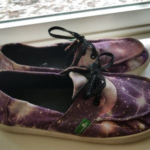 Sanuk size 2 Galaxy lace-ups, like new